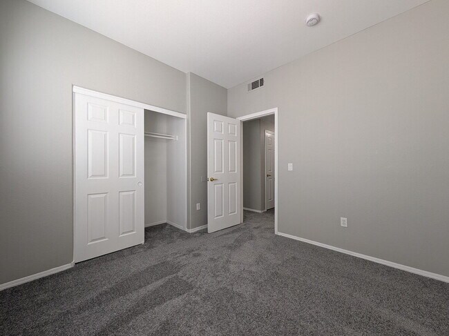 Building Photo - 3-BEDROOM CONDO FOR RENT IN NW LAS VEGAS