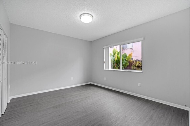 Building Photo - 8021 Lake Dr