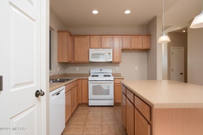 Building Photo - 12073 W Hailey Ln