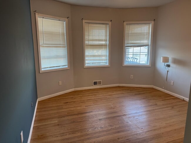 Building Photo - 177 Corabelle Ave