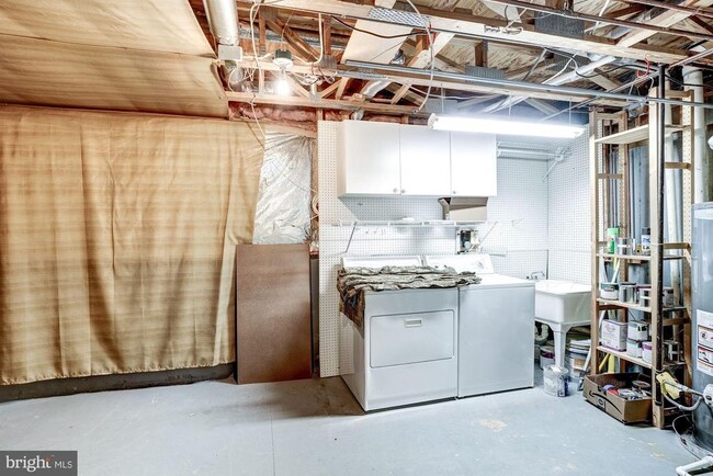 Building Photo - 43315 Parlor Square