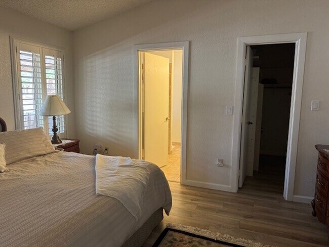 Building Photo - Lovely updated 3 bed 2 bath home in Leisure World a 45+ Active Adul Resort Community. Available J...