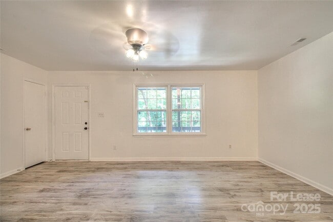 Building Photo - 614 Teresa Cir