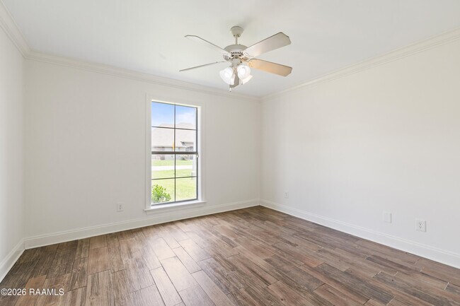Building Photo - 206 Oak Hill Ln