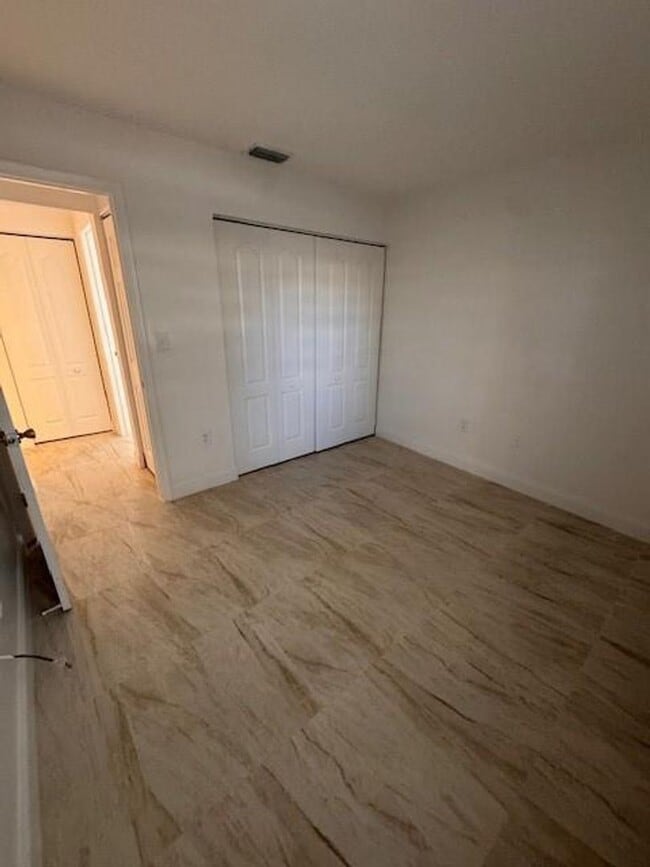 Building Photo - 11202 SW 132nd Ct W