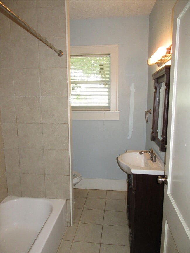 Building Photo - 2121 Market St