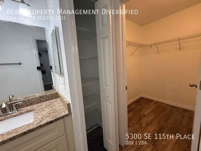 Building Photo - 5300 SE 115th Pl