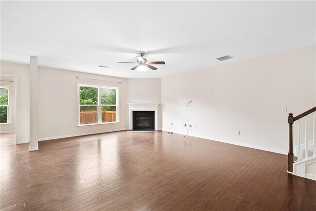 Building Photo - 522 Spring View Dr