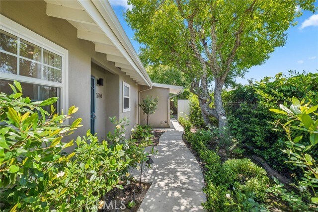 Building Photo - 1644 Tustin Ave