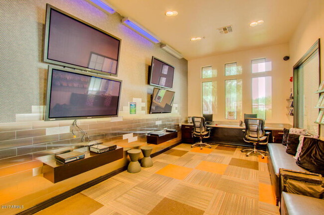 Building Photo - "Spacious 2-Bed, 2-Bath Condo Retreat in Scottsdale's Prime Location - 1,146 Sq Ft of Comfort!"