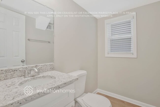 Building Photo - 544 Oakside Dr SW