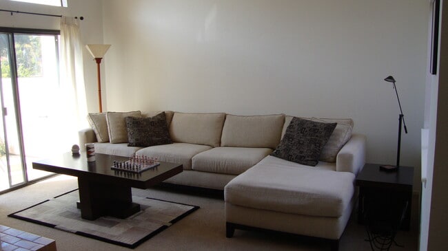 Living Room - 565 Camino de la Aldea