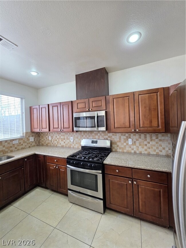 Building Photo - 2524 Silver Shadow Dr