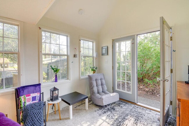 Building Photo - 50 E Treasure Island Dr