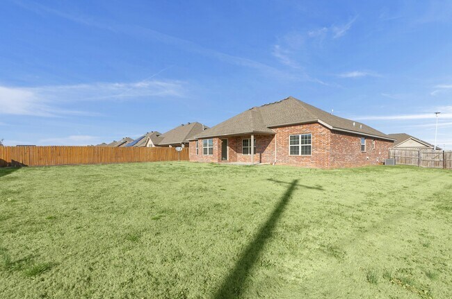 Building Photo - 1101 Chattie Dr