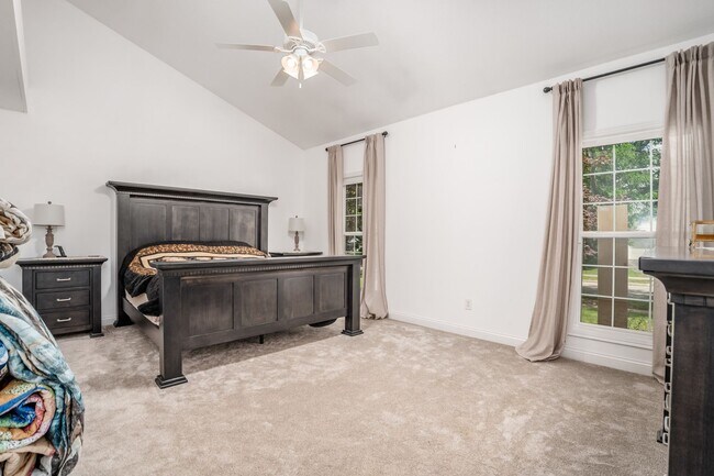 Building Photo - 7179 Fernridge Dr
