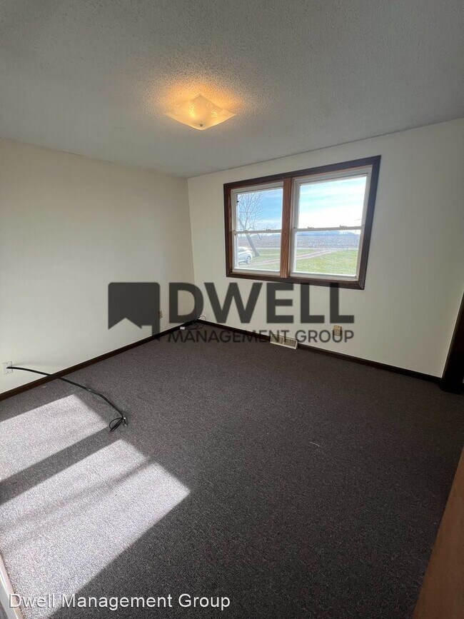 Building Photo - 3 br, 1 bath House - 88846 State Line Rd