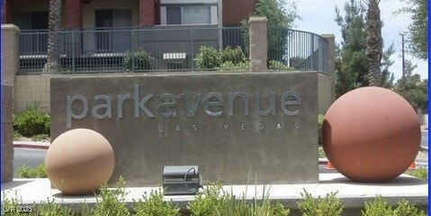 Building Photo - 15 E Agate Ave