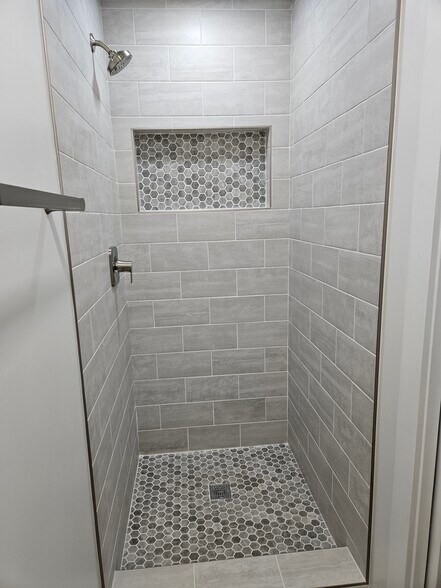 Building Photo - 530 S 400 E