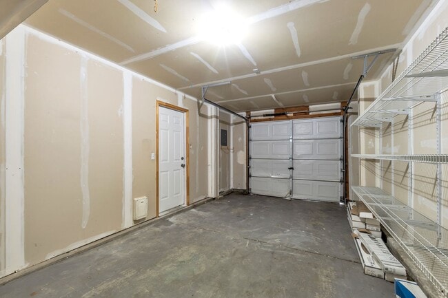 Building Photo - Stunning Newly Renovated 3 Bed - 2.5 Bath ...