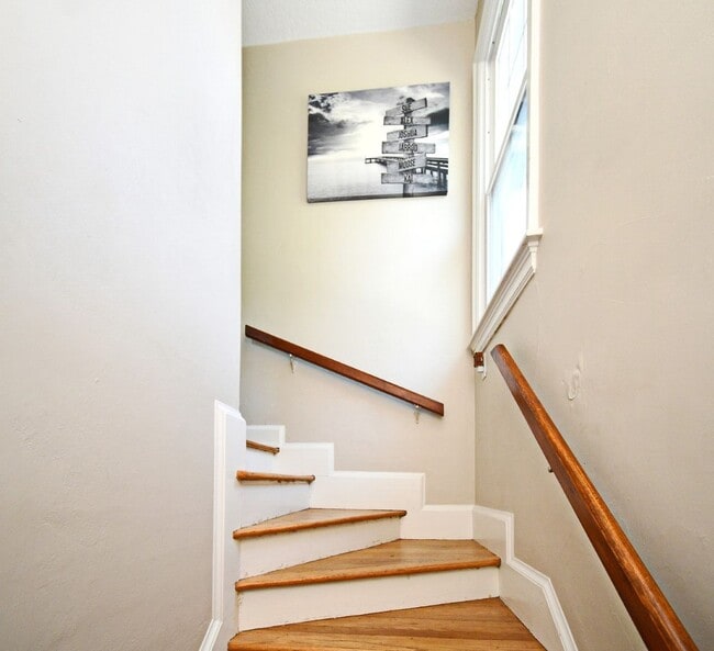 Building Photo - Renovated Home in the Heart of Orlando's M...