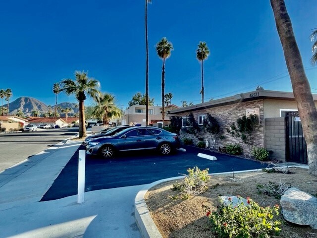 Building Photo - 45421 Sunset Ln