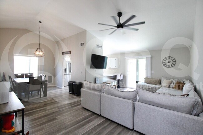 Building Photo - 6335 E Brown Rd