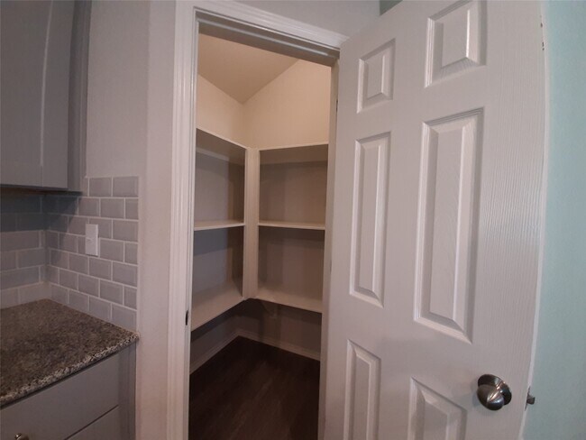 Building Photo - 221 Stalwart Hl Trl