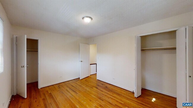 Building Photo - 1107 River Ct