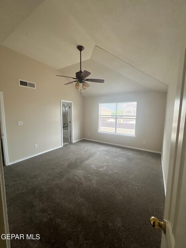 Building Photo - 12625 Tierra Tigre Ave