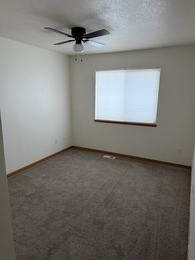 Building Photo - 1637 Westbridge Dr