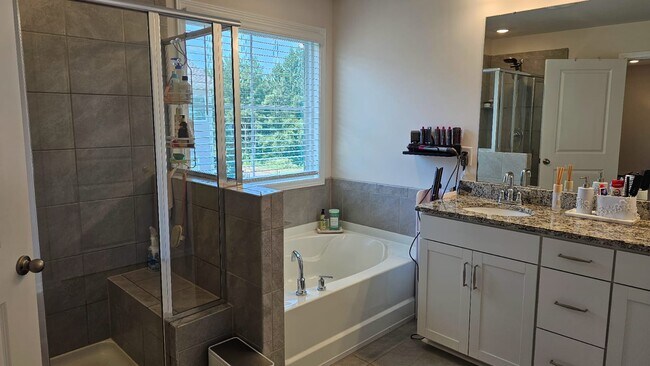 Building Photo - 1657 Pendula Ln