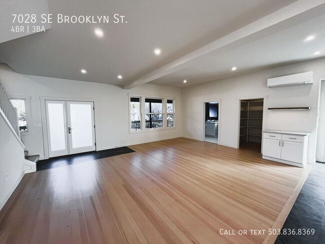 Building Photo - Stunning Newly Renovated 4-Bedroom Home fo...