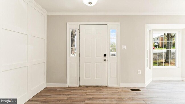 Building Photo - 12168 Springwoods Dr