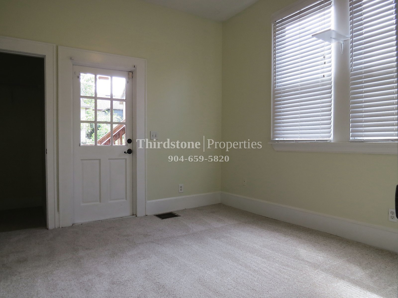 Building Photo - 212 E 6th St