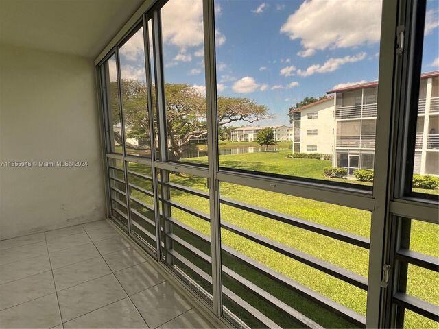 Building Photo - 488 Fanshaw L