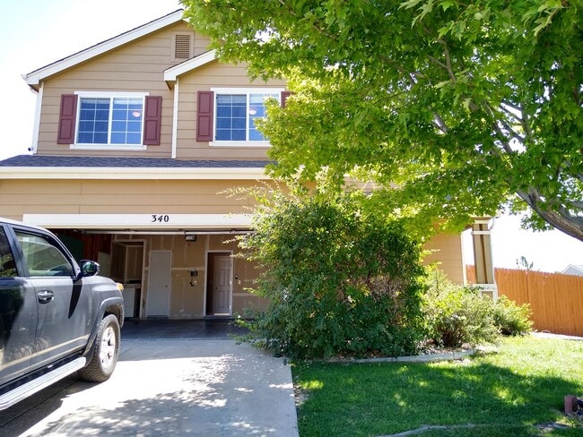 Building Photo - Gorgeous 2 Story 3 Bedroom 2.5 Baths in Dacono For Rent