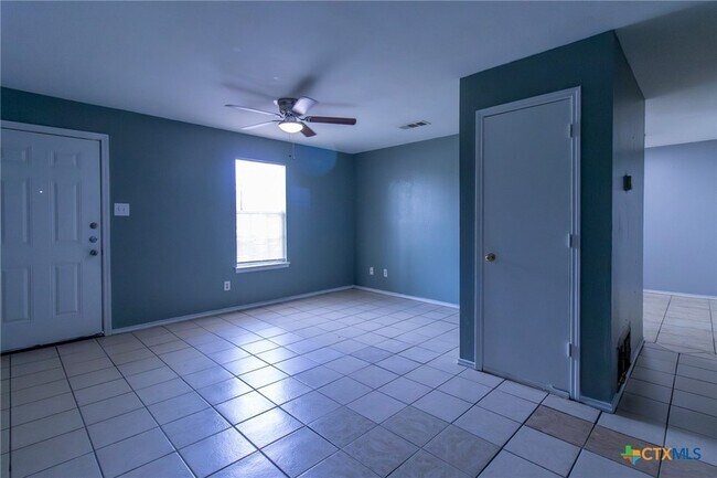 Building Photo - 1601 Benttree Dr