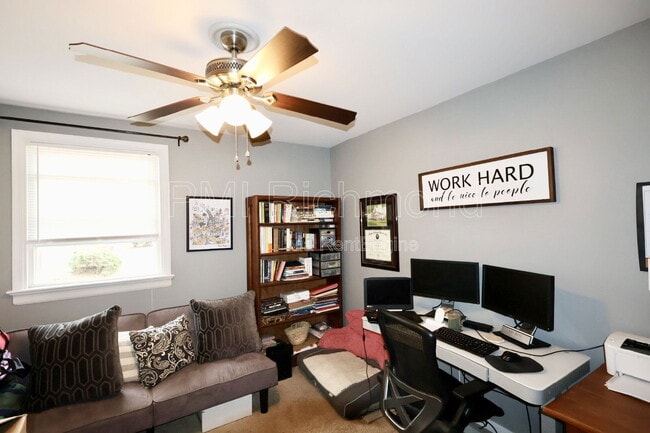 Building Photo - 3012 Elmbrook Rd