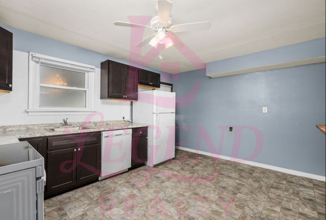 Building Photo - Spacious St. Ann Home with Large Detached ...