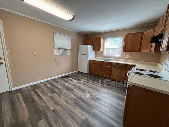 Building Photo - 1422 Honeybee Dr