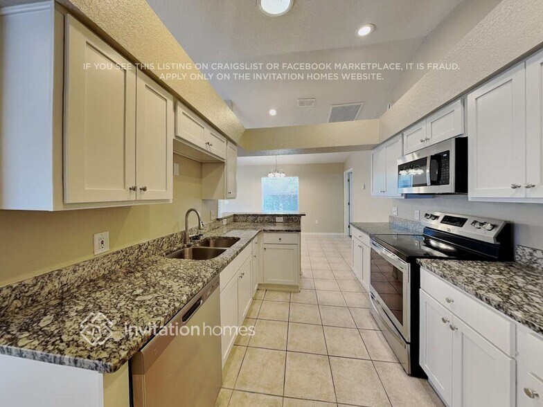 Building Photo - 3171 Huntington Ln