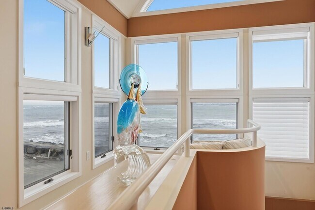 Building Photo - 119 S 11th Ave