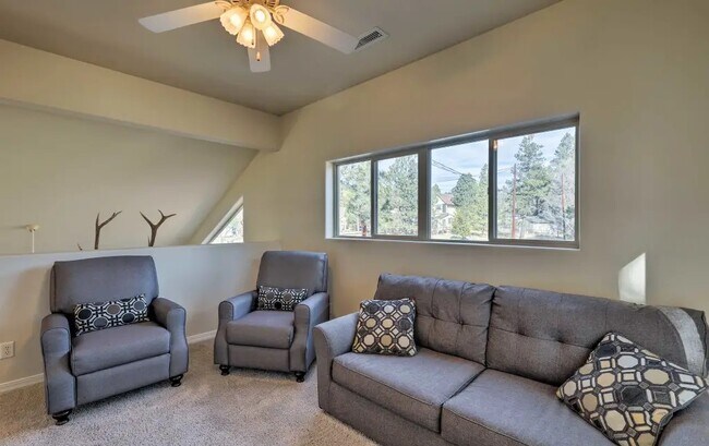 Upper Loft - 210 W Cedar Ave