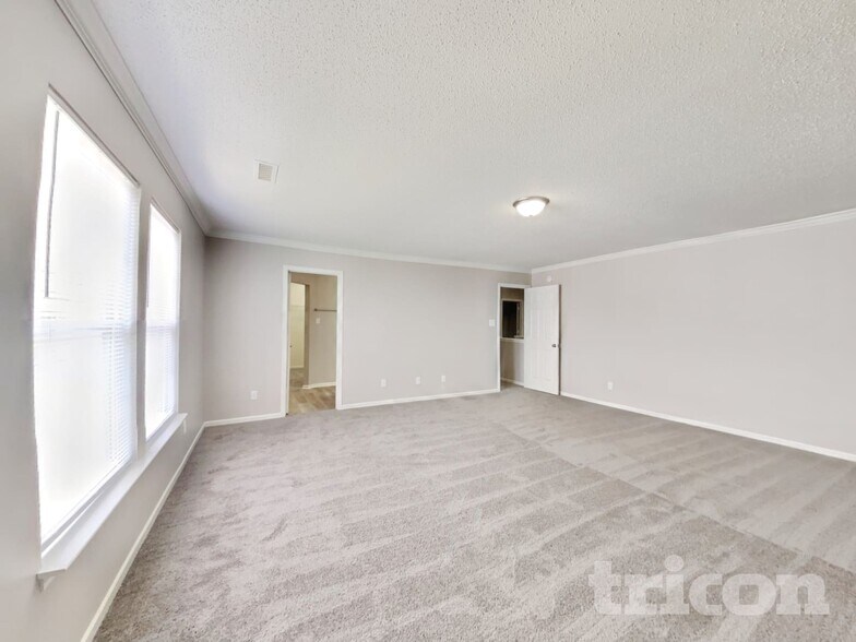 Building Photo - 8432 Centenary Dr