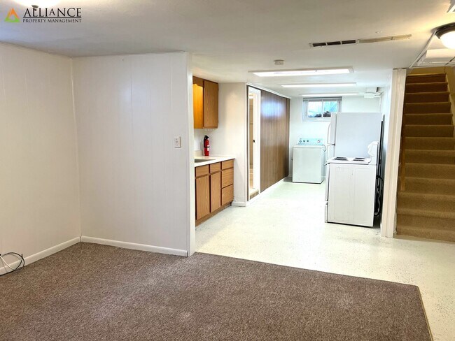 Building Photo - 800 Osage St