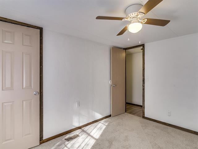 Building Photo - 1802 Whispering Oaks St