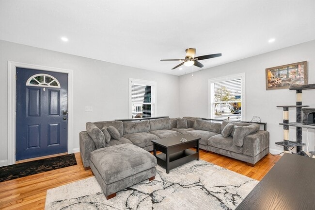 Building Photo - 146 S Pleasant St