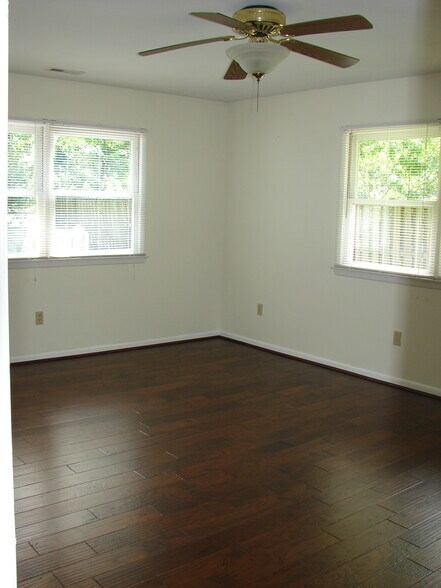 Living room - 1847 Gibson Ave