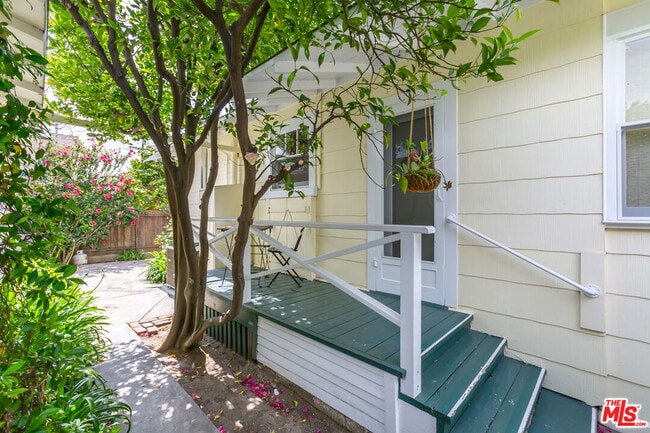 Building Photo - 9980 Braddock Dr